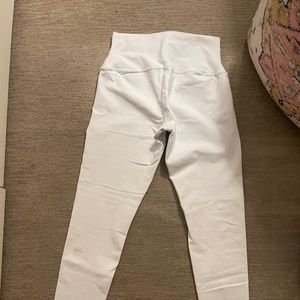 ALO YOGA WHITE AIRBRUSH LEGGINGS
